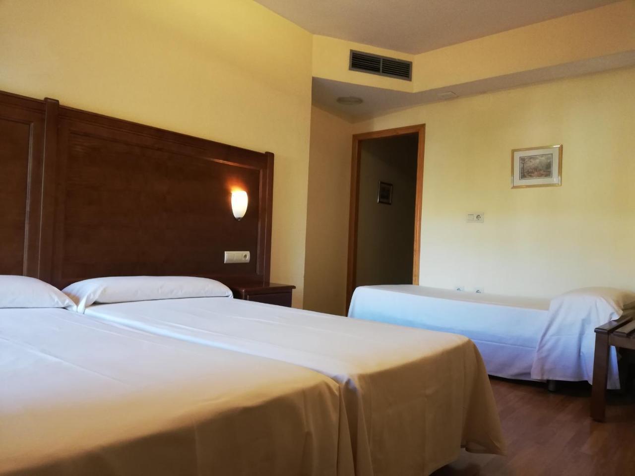Labella Maria Ξενοδοχείο Pinos Genil Εξωτερικό φωτογραφία